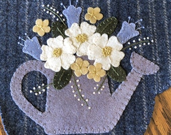 Hello Spring Wool Applique Table Runner