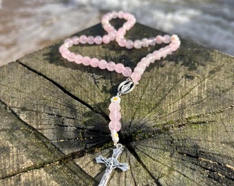 Rosario de cuarzo rosa hecho a mano / Cuentas de oración católicas, crucifijo de plata