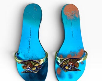 Giuseppe Zanotti groenblauwe platte vissandalen met kralen (EU 35 / VS 5)