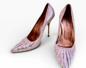 Roberto Cavalli goudkleurige metallic hagedis reliëfpumps – gebeeldhouwde naaldhak IT 39,5