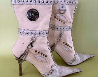 El Dantes Studded Chain Stiletto Boots Cream Distressed Y2K Size  7