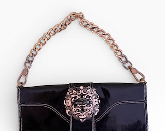 Roberto Cavalli zwarte lakleren schoudertas met gouden medaillon en ketting