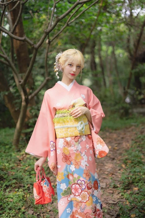 Pink Sakura Floral Furisode Kimono Set – Traditional Japanese