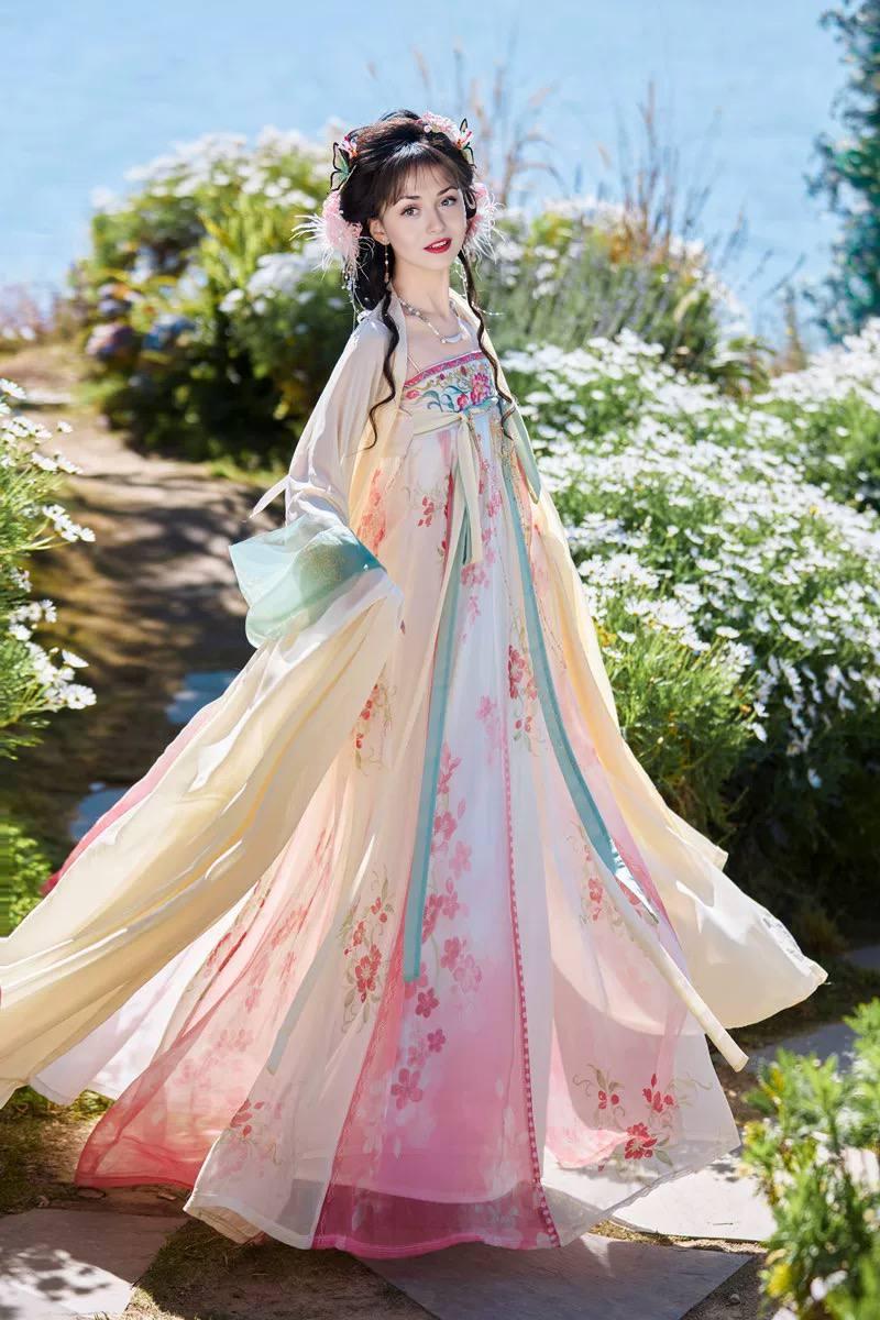 hanfu dress layers Pink Gradient Wide Sleeve Robe with Floral Embroidery & Layered Chiffon Hanfu