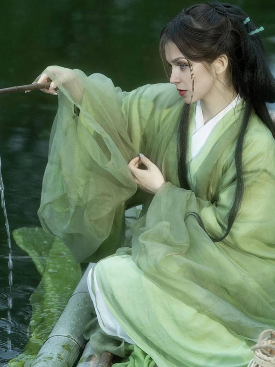 green hanfu dress Elegant Qing-green – Ethereal Fairy Style：ancient Chinese Goddess Outfit sequin+lehnga