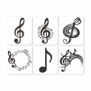 Könnte beinhalten: Sechs quadratische Kunstdrucke mit schwarzen Noten und Notenschlüssel-Designs. Die Drucke zeigen verschiedene stilisierte musikalische Symbole, darunter eine einzelne Note, ein Notenschlüssel und Anordnungen von Noten.