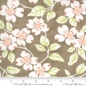 Strawberries Rhubar cotton fabric by Joanna Figueroa Fig tree for Moda fabrics 20400 17