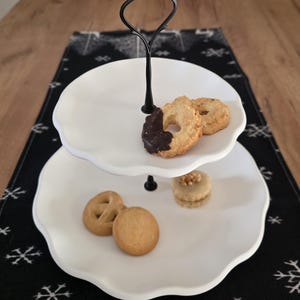 Etagere,2Böden,ohne Dekoration,Keramik Gießpulver/Halter aus Metall,