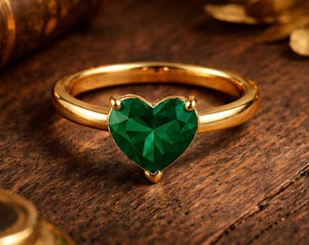 Heart Cut Emerald Ring, Green Gemstone Gold Ring, Minimalist Solitaire Ring, Promise Engagement Ring Dainty Gift for Women Weding Gift Ring