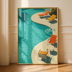 Puede incluir: Una impresión artística enmarcada representa una escena de piscina con agua turquesa y un borde curvo. Tumbonas naranjas y amarillas y una pequeña mesa están dispuestas en la terraza de la piscina, creando un ambiente retro y vacacional.