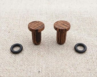 Tapones para las orejas de madera de wengué oscuro con una sola abertura, dilatadores de madera con ajuste tipo silla de montar, joyería orgánica para orejas estiradas, túneles con aro tórico, joyería corporal hecha a mano.