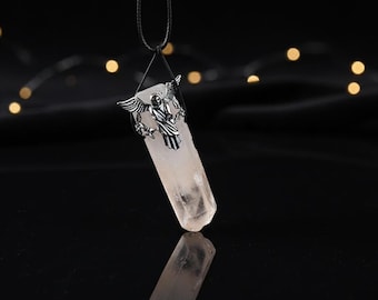 Sterlingzilveren engelenketting | Ruwe punthanger van helder kwarts | 925 zilveren beschermengelbedel | Helende kristallen sieraden | Geboortesteen