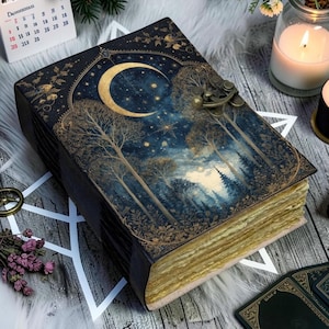 Diario vintage in pelle con albero lunare e strega – Taccuino mistico con grimorio celeste e lucchetto antico