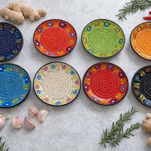Ceramic garlic grater plate with hand-painted traditional patterns