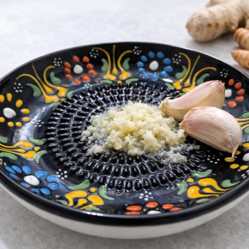 Hand-painted ceramic garlic grater dish for kitchen decor