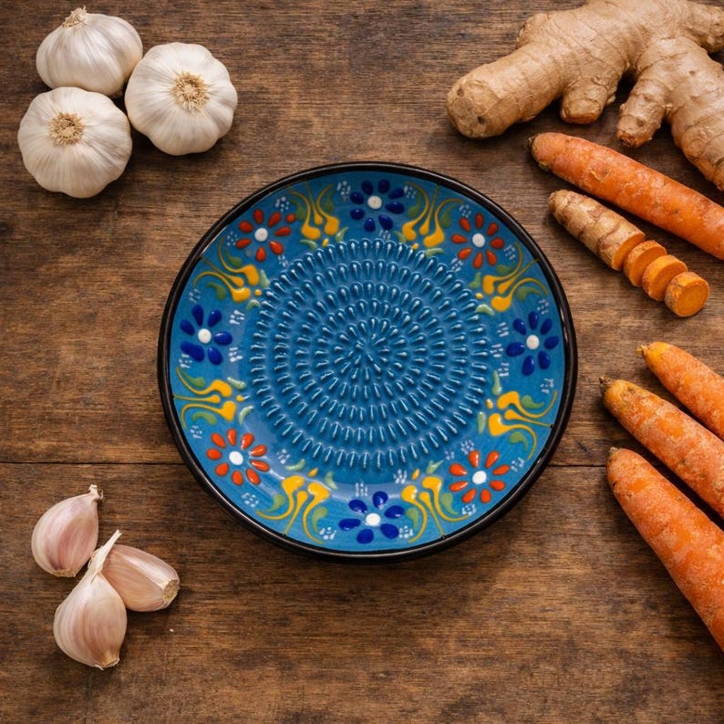 Hand-painted ceramic garlic and ginger grater dish