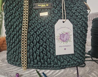 Borsa a mano all'uncinetto verde smeraldo con tracolla a catena dorata, design unico, borsa in filato lavorato a maglia, regalo per lei