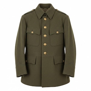 Pode incluir: Casaco militar verde-oliva com botões dourados e ombreiras. O casaco apresenta dois bolsos no peito e dois bolsos inferiores. A gola é de estilo clássico. O tecido parece ser uma mistura de lã.