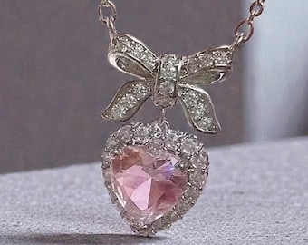 Collar de corazón con lazo de circonita, colgante de lazo rosa coqueto, dije de amor con brillo de balletcore, gargantilla de corazón con nudo de diamantes, regalo de Navidad