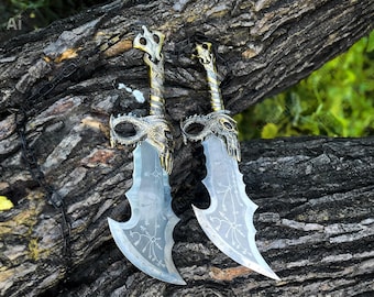 God of War Blades of Chaos Replica with wall Mount - Kratos Inspired Viking Cosplay - Gifts for Collectors Gifts for Him gift for collegue