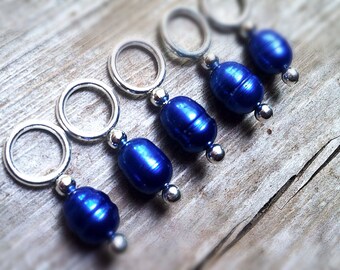 Stitch Markers // Knitting Markers // Snagless // Freshwater Pearl // Royal Blue // Set of 5