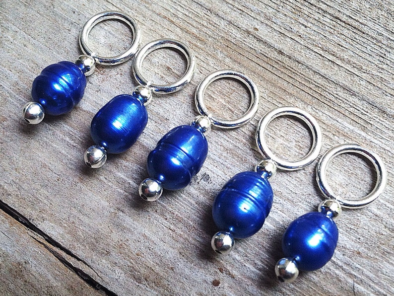Stitch Markers // Knitting Markers // Snagless // Freshwater Pearl // Royal Blue // Set of 5 image 2