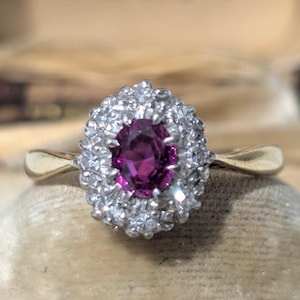 Vintage 18ct Gold Ruby & Diamond Cluster Ring – Ruby Centre – UK J / US 5