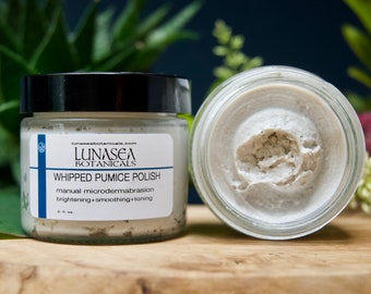 Pulido facial con piedra pómez batida, microdermoabrasión manual