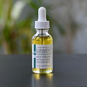 Power Greens phyto- keratin face oil