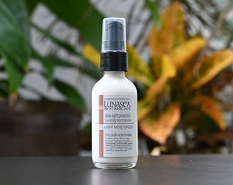 Oil light daily moisture with zinc oxide
