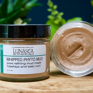 Whipped Phyto Mud pore refining mud mask