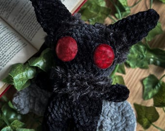 Peluche de polilla hecho a mano / Amigurumi de criptid de ganchillo, polilla espeluznante