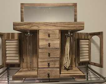 Organizador de joyas estilo rústico: caja de madera de doble puerta con 5 niveles.