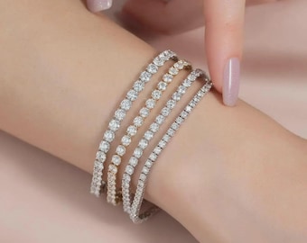 Pulsera de tenis de plata de ley 925 con diamantes simulados de 2,5-4 mm, diseño clásico moderno y sencillo, ideal como regalo de aniversario.