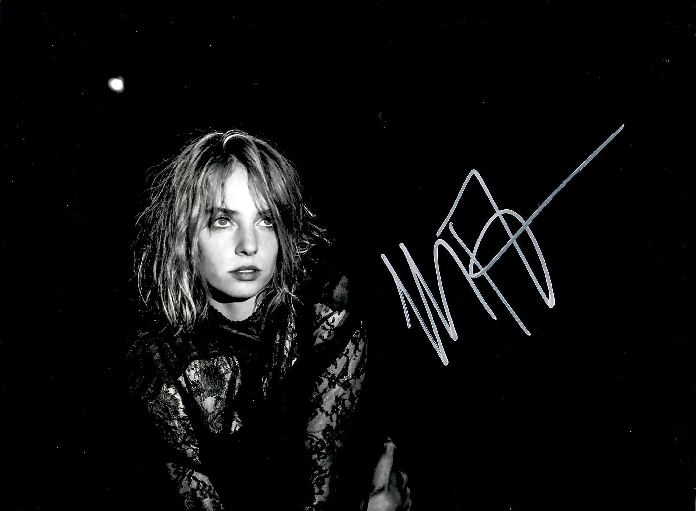 Maya Hawke Autograph - Etsy