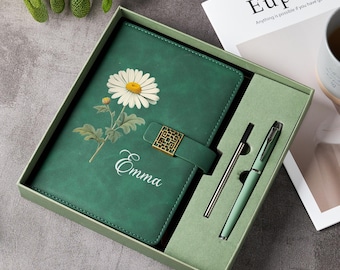 Carnet de notes personnalisé avec stylo | Cadeau journal floral pour le mois de naissance | Journal en cuir personnalisé pour femme | Ensemble cadeau pour professeur | Coffret cadeau d'anniversaire