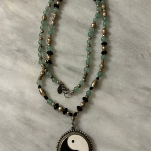 Yin Yang Necklace with Aventurine & Vintage Beads imagen 6