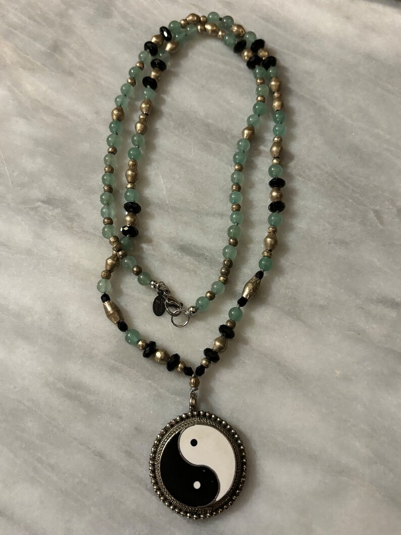 Yin Yang Necklace with Aventurine & Vintage Beads imagen 6