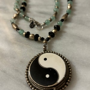 Yin Yang Necklace with Aventurine & Vintage Beads imagen 7