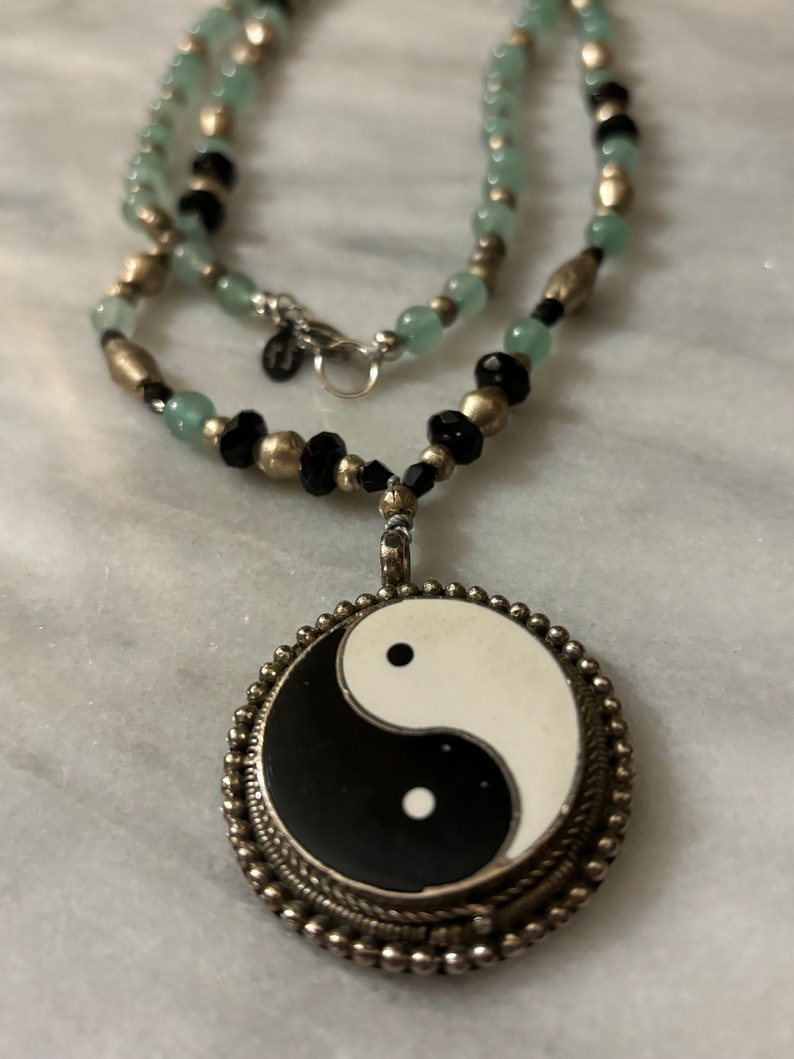 Yin Yang Necklace with Aventurine & Vintage Beads imagen 7