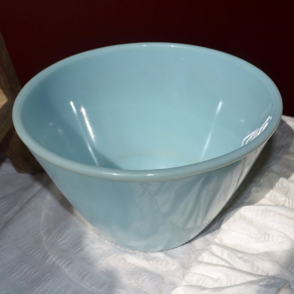 CLEARANCE:  Fire King One Quart Splash Proof Mixing Bowl, Turquoise Blue