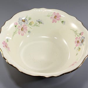 Homer Laughlin, Virginia Rose, 8.5 inch 1947 Vegetable Serving Bowl, Decal Number Unknown