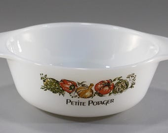 Vintage Anchor Hocking Fire-King 12-Ounce #472 "Petite Potager" Pattern Individual Casserole Dish