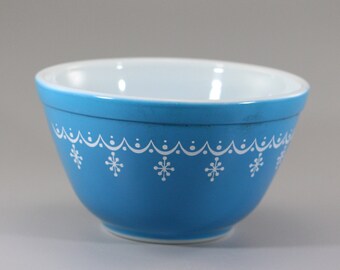 vintage blue and white pyrex bowls