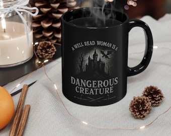 Taza para amantes de los libros de fantasía y mujeres bien leídas