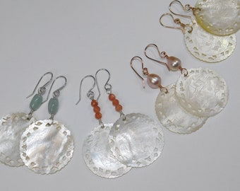 Boucles d'oreilles antiques chinoises en forme de puce de jeu - nacre sculptée - au choix