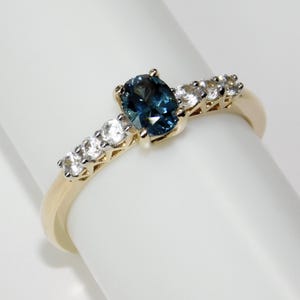 Teal Montana Sapphire Ring in 10K Yellow Gold