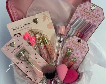 Juicy Coutre Spa/Beauty Make up Bag and Gift set