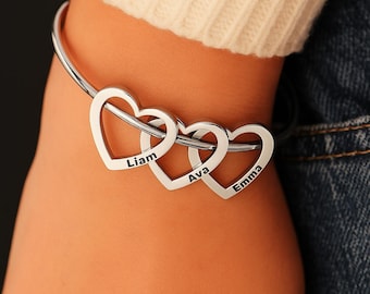 Personalized bracelet with engraved names – Silver heart-shaped women's jewelry – Sentimental gift for mom, sister, or friend – Customizable stainless steel