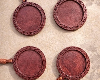 4 Wooden Resin Pendant Blanks, Round Necklace Bases for Flowers, Photos & DIY Jewelry Making